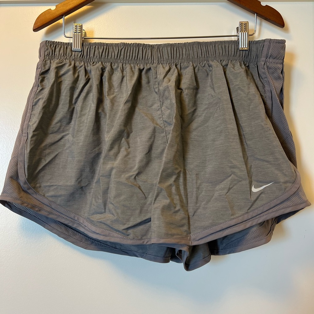 Women’s Nike Tempo shorts